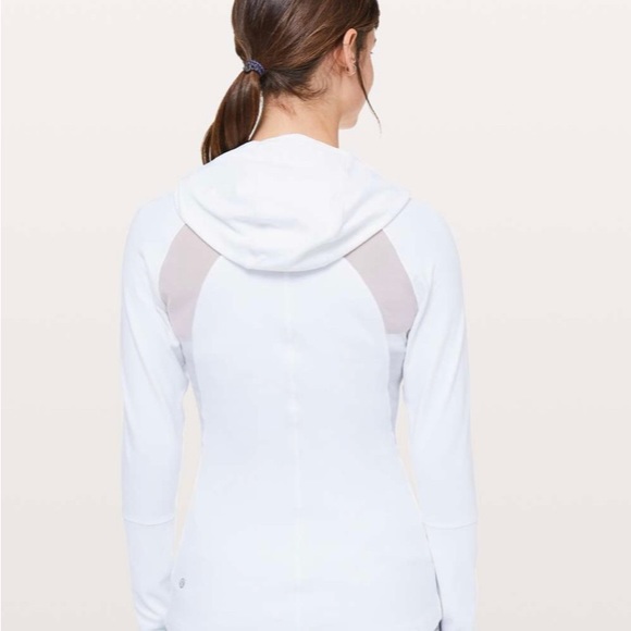 🔴 SOLD Lululemon Women’s Brisk Running Pullover Hoodie - Picture 2 of 8
